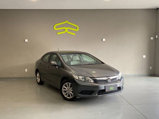 HONDA CIVIC 1.8 LXS 16V FLEX 4P AUTOMÁTICO HONDA CIVIC 1.8 LXS 16V FLEX 4P AUTOMÁTICO